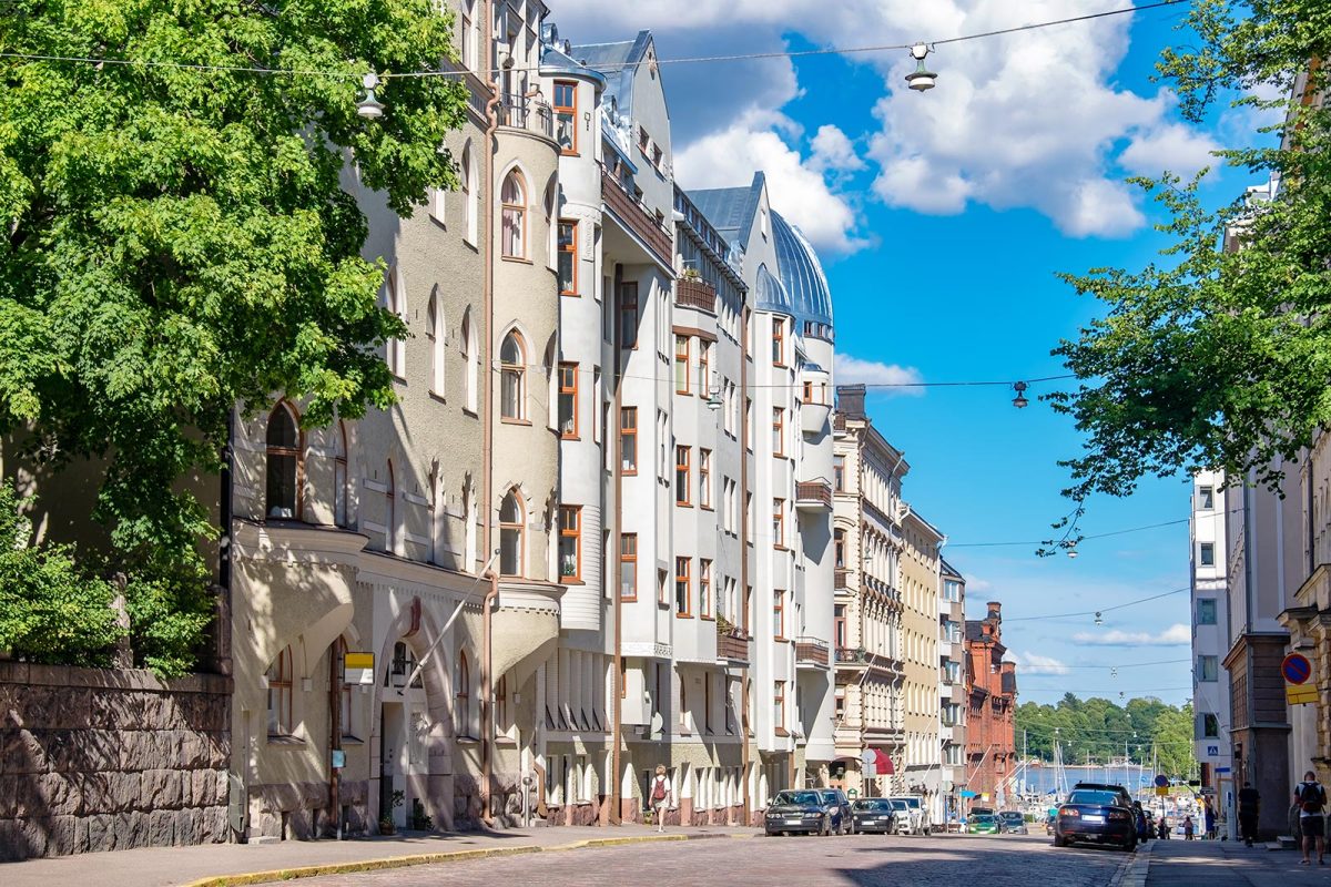 Kerrostalojen julkisivut Helsingin Kruunuhaassa